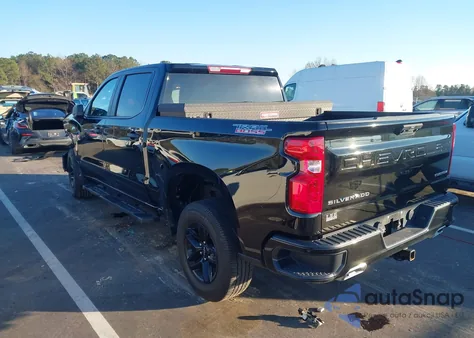 2024 Chevrolet Silverado 1500 4Wd Short Bed Custom Trail Boss z USA, uszkodzony, nr VIN 3GCUDCE81RG122171